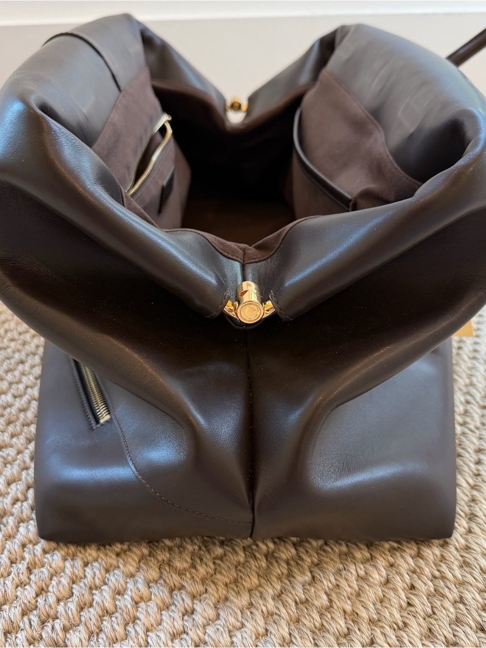 Verafied Club large Leather Tote in Dark Brown - Picture 6 of 12